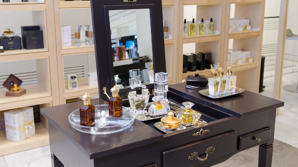 Di Balik Layar : Issey Miyake