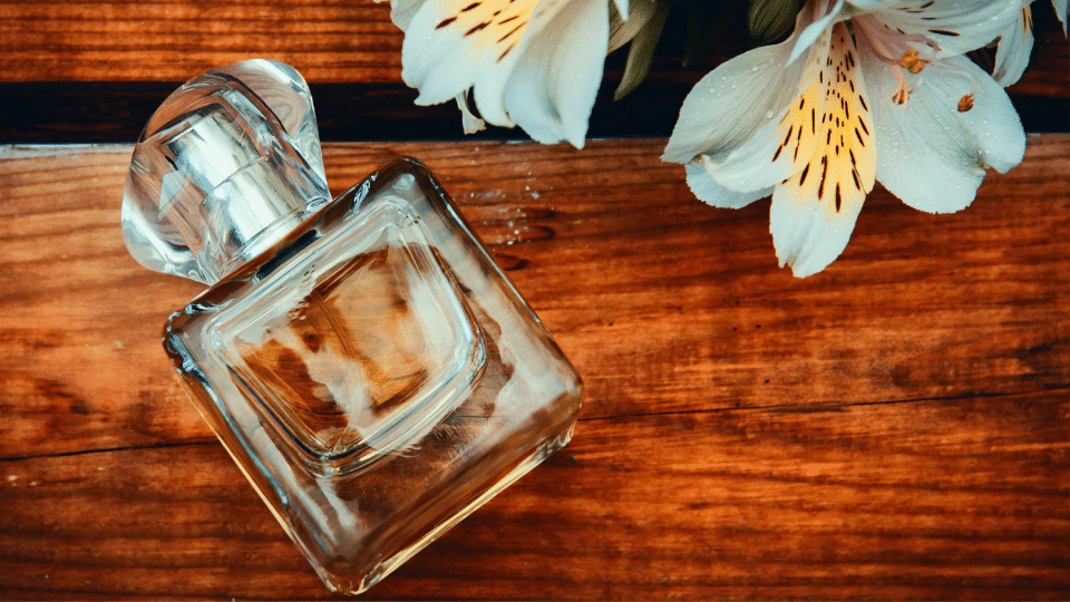 5 Rekomendasi Parfum Wanita Yang Berkarakter Kuat