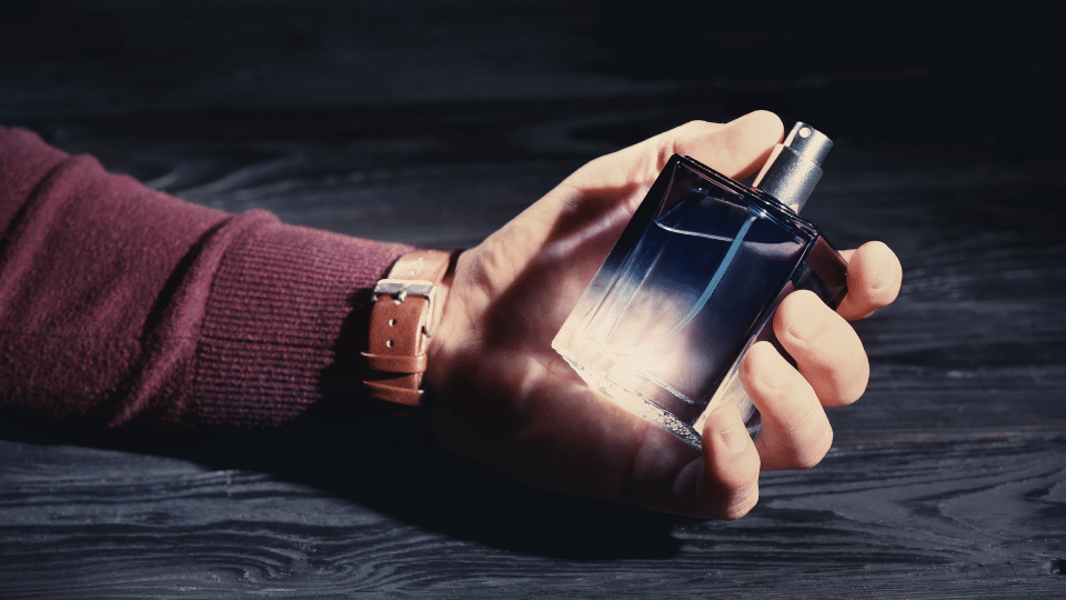 4 Rekomendasi Parfum Pria Yang Berkarakter Kuat